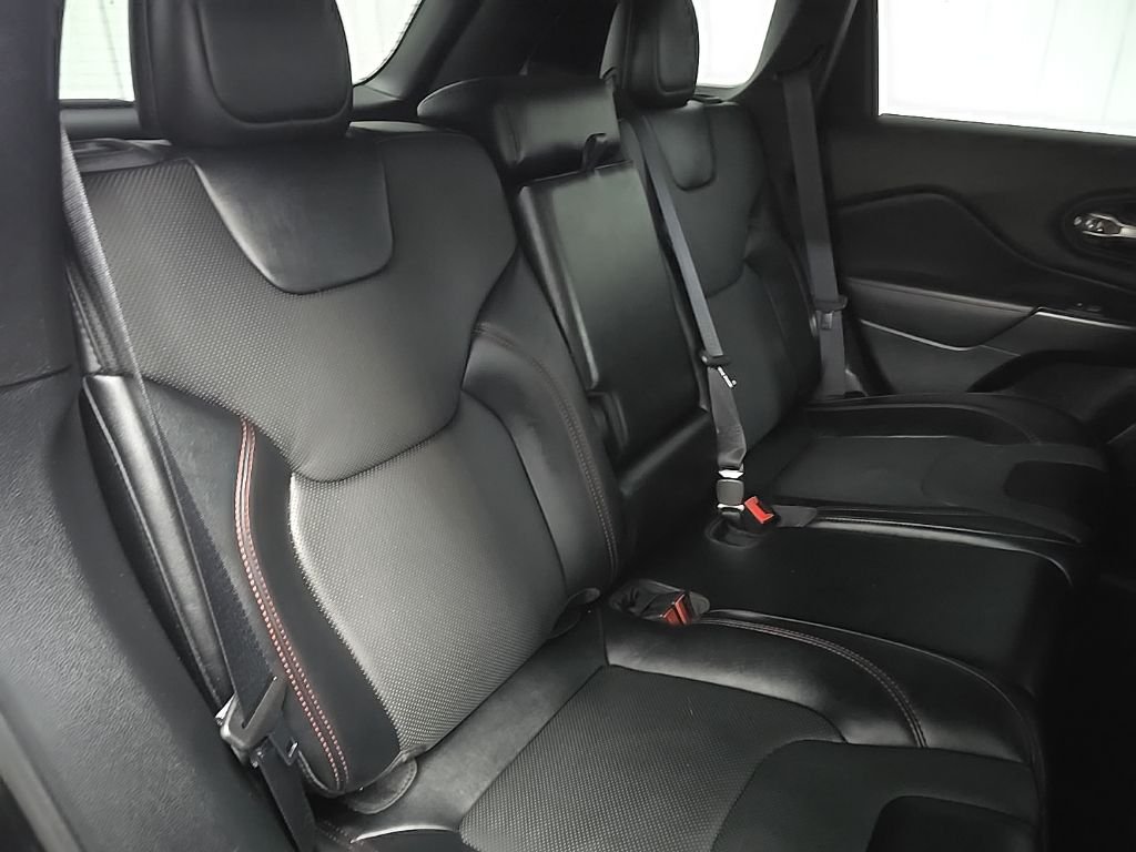 Used 2022 Black Jeep Trailhawk image 18
