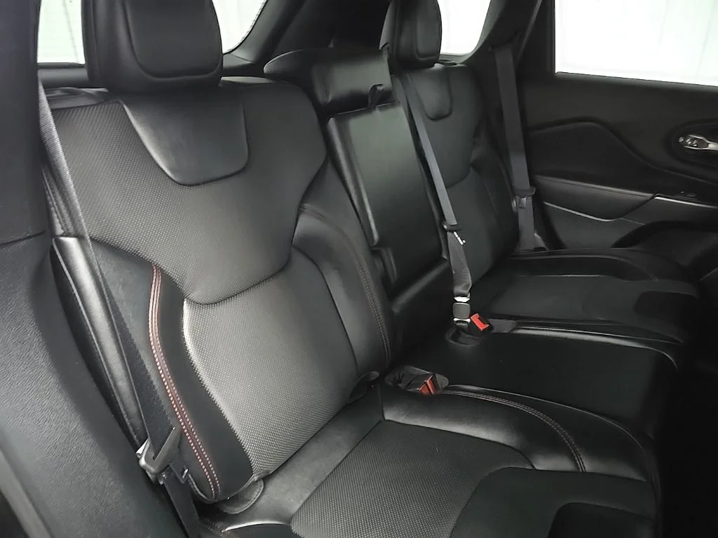 Used 2022 Black Jeep Trailhawk image 18