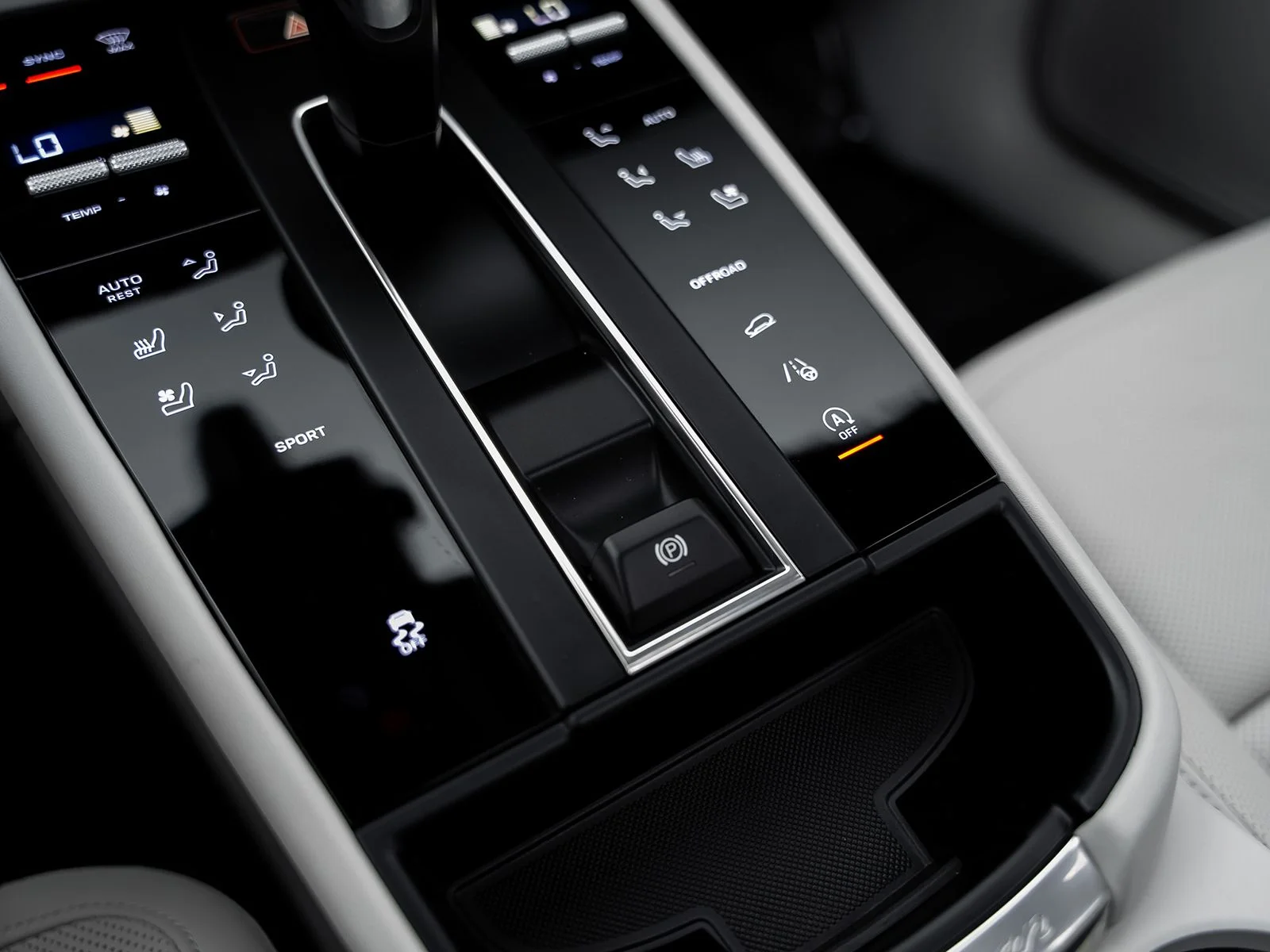 Used 2025 White Porsche Base image 53
