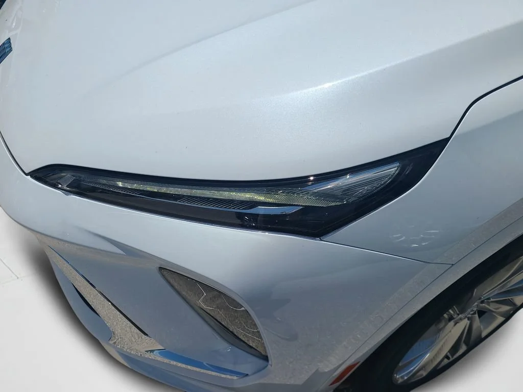 New 2026 Iridescent White Tricoat Buick Avenir image 26
