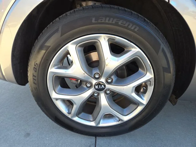 Used 2019 Silver Kia SX image 13
