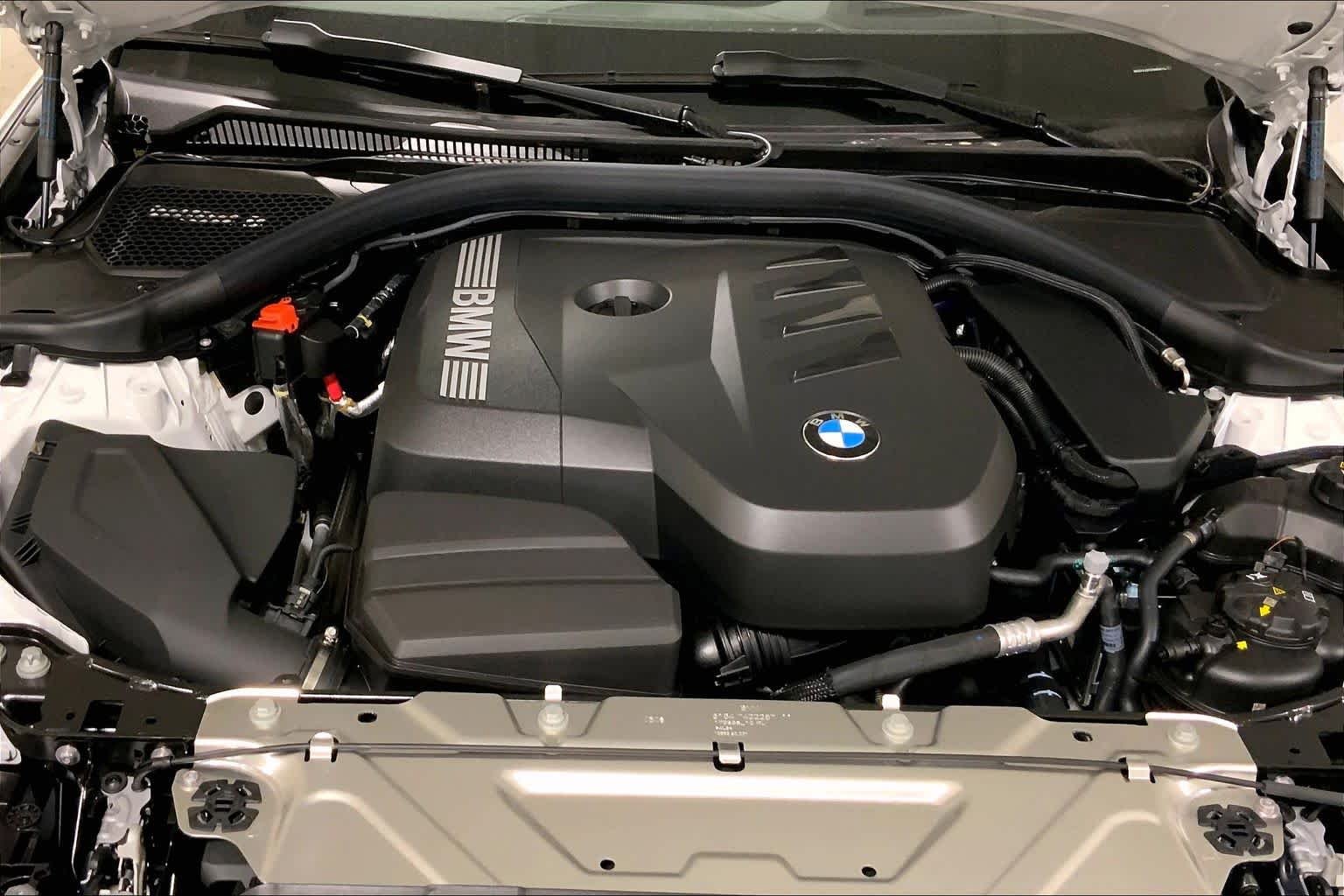 New 2026 Mineral White Metallic BMW 330i xDrive image 13