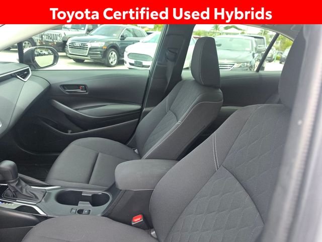 Used 2025 Silver Toyota LE image 6