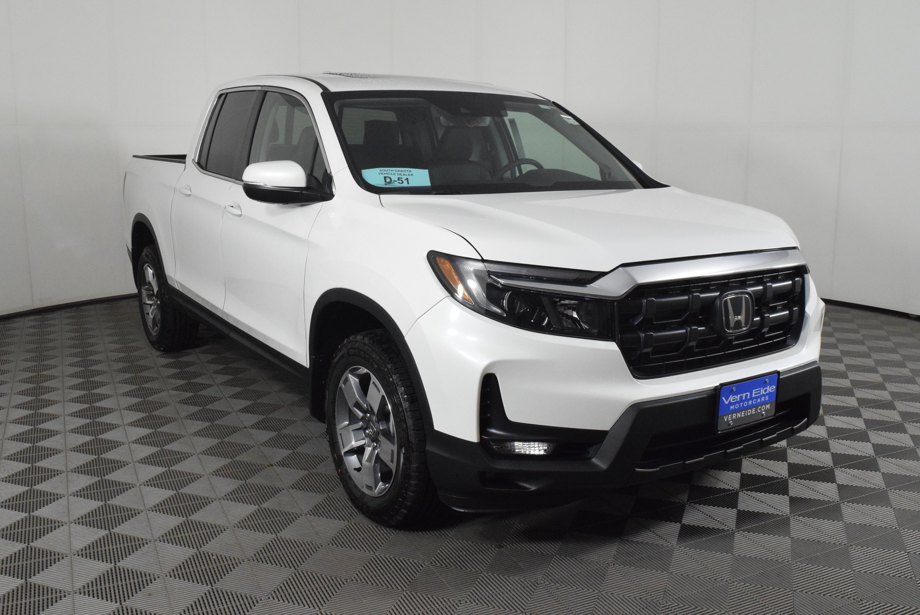 New 2026 Platinum White Pearl Honda RTL image 4