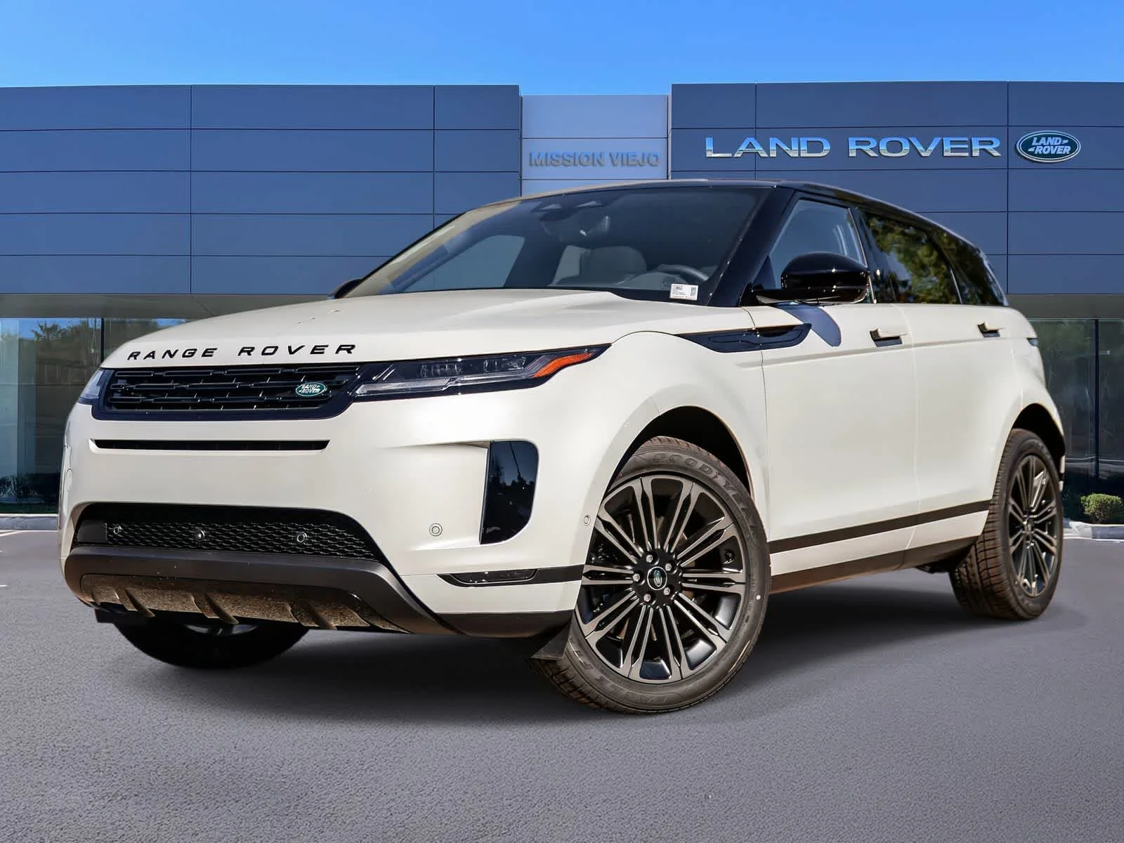 2026 Land Rover Range Rover Evoque S's photo