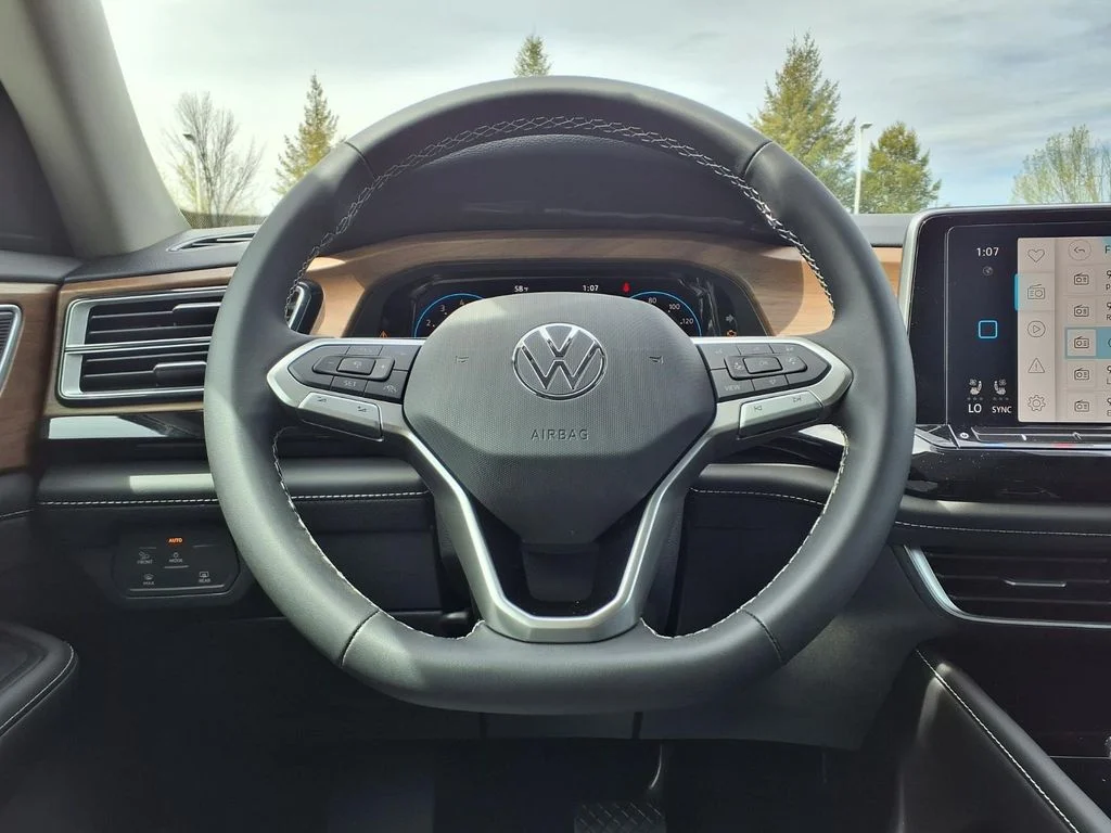 New 2026 Avocado Green Pearl Volkswagen 2.0T SE w/Technology image 12