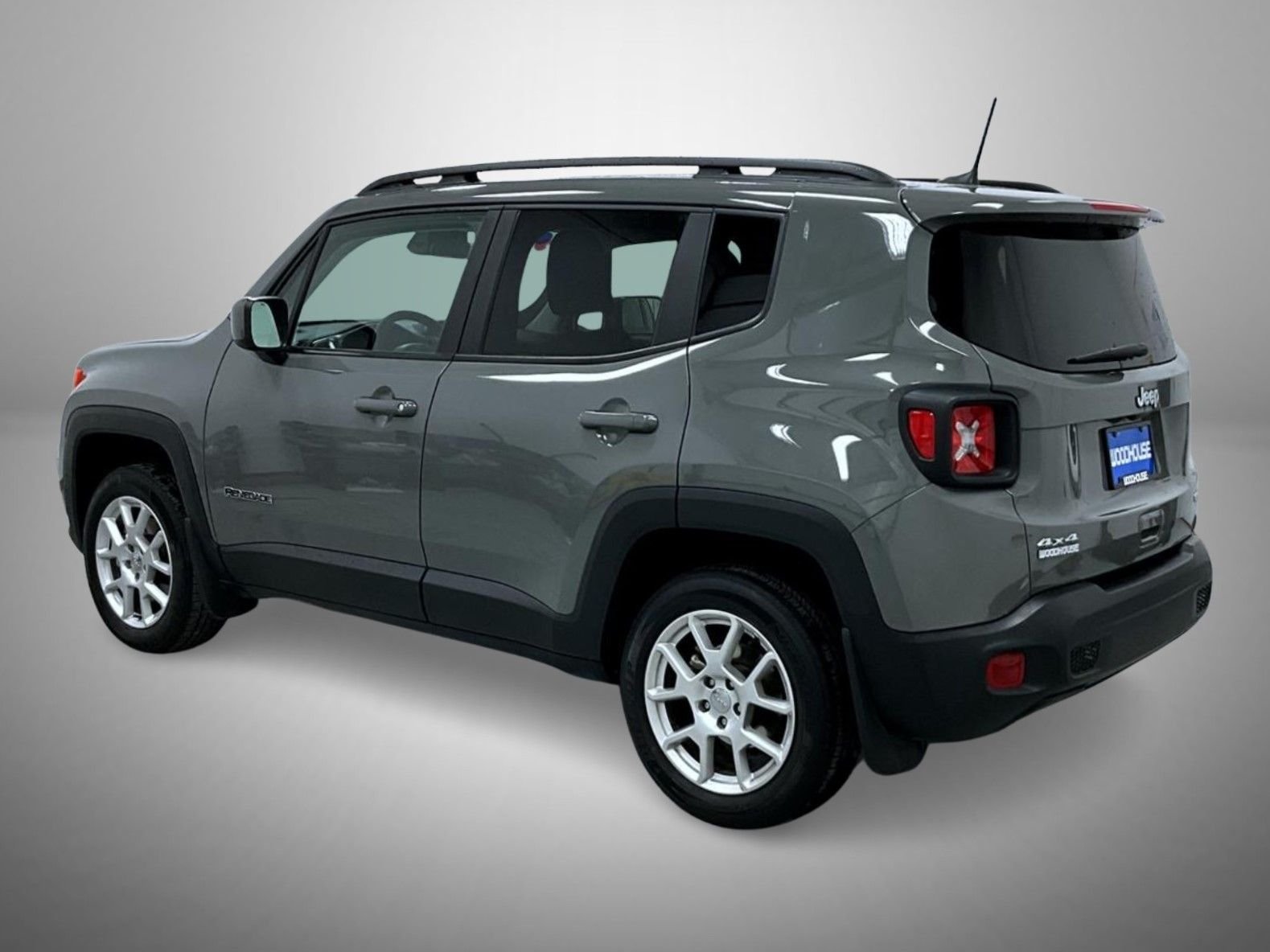 Used 2021 Gray Jeep Latitude image 7