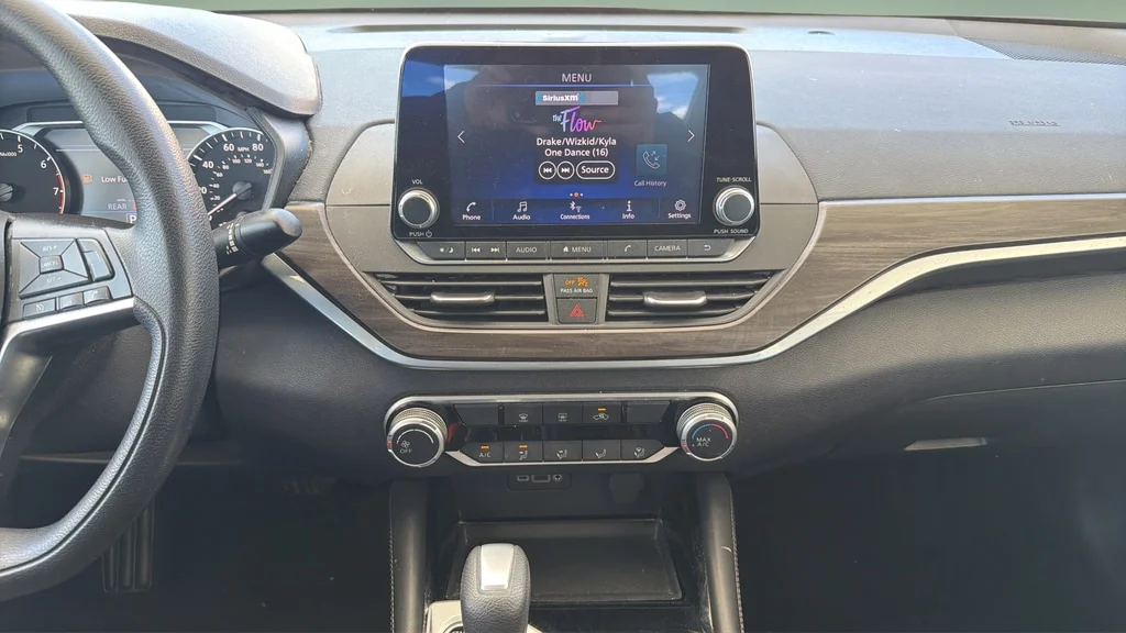 Used 2023 Pearl White Tricoat Nissan 2.5 SV image 8