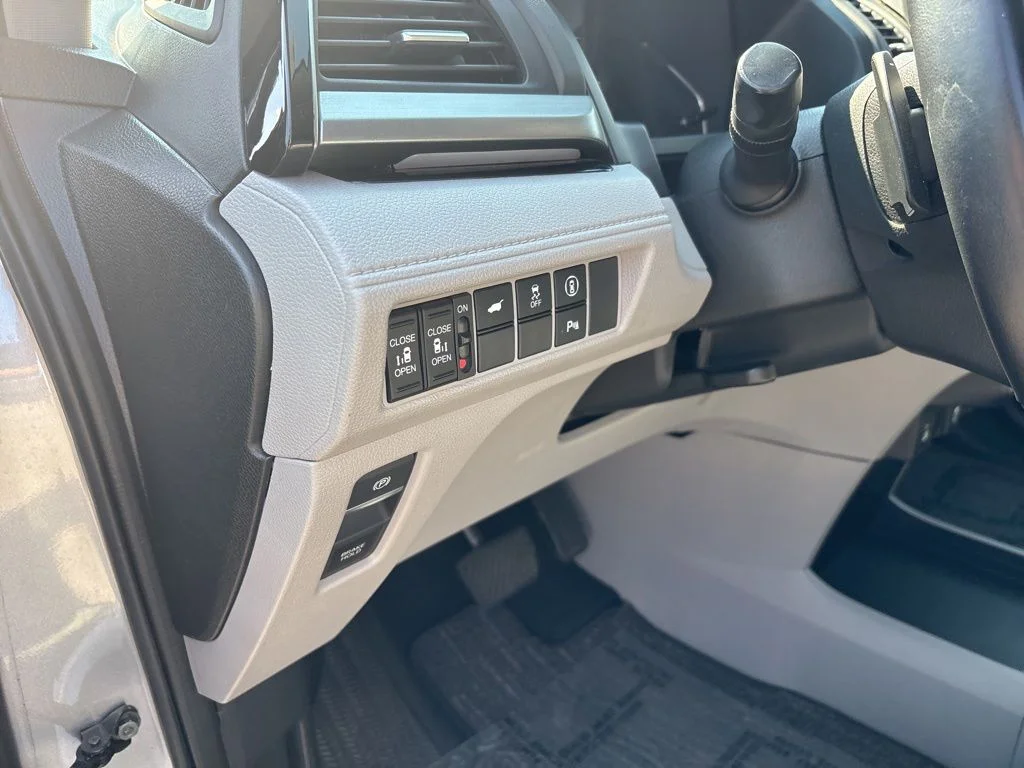 Used 2023 Gray Honda Touring image 16