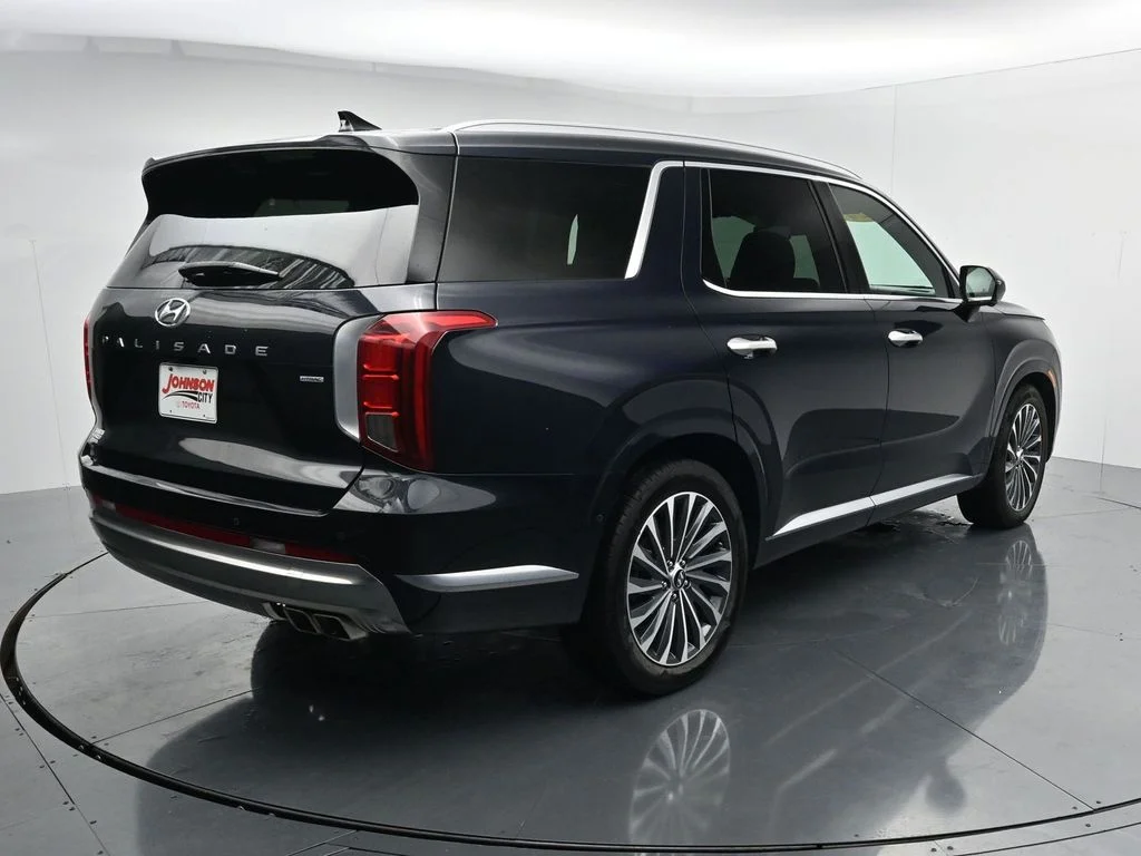 Used 2024 White Hyundai Calligraphy image 6