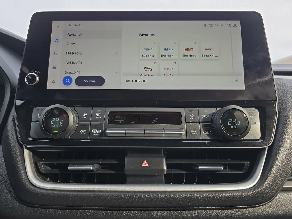 Used 2024  Toyota XLE image 27