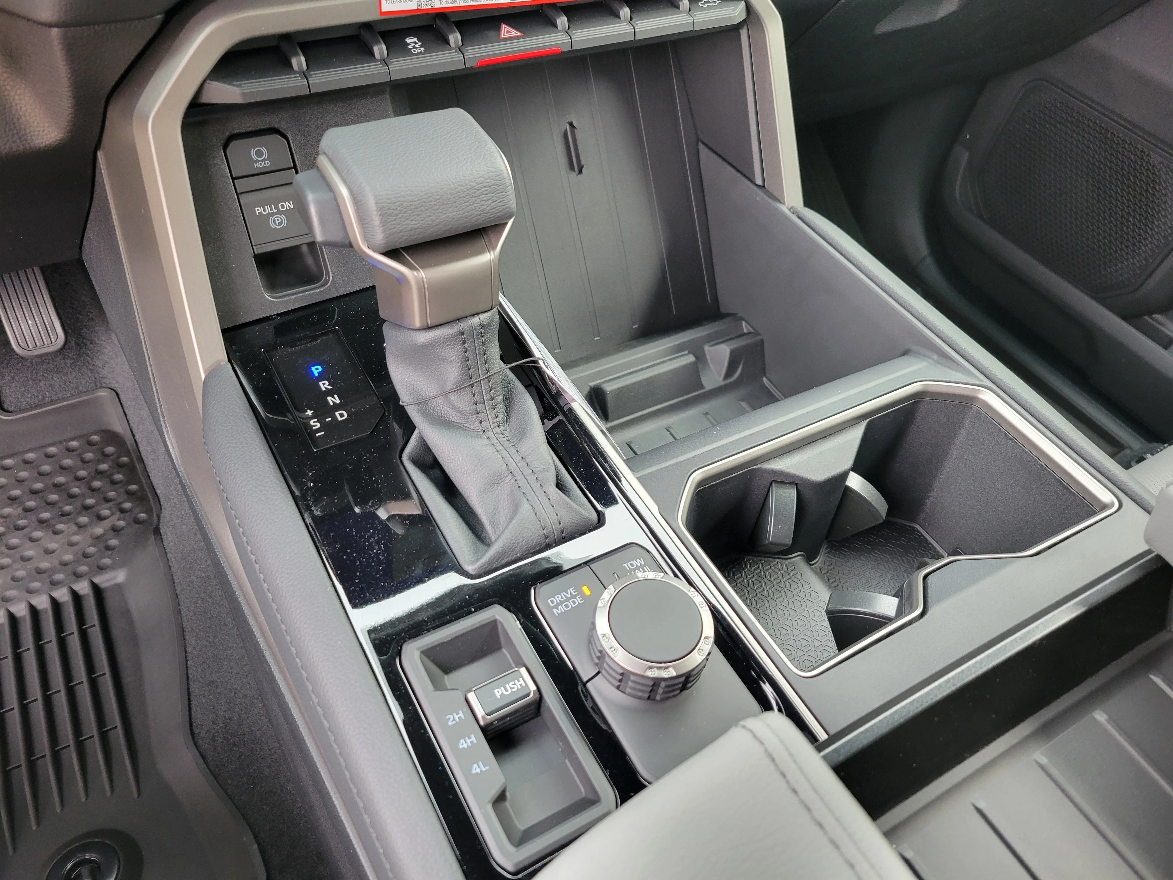 2026 Toyota Tundra Limited - Photo 6