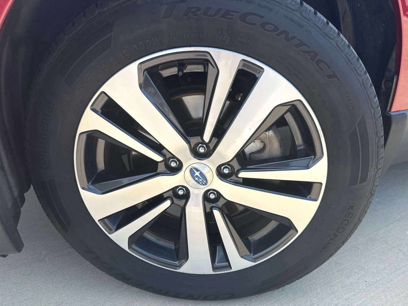 Used 2018 Crimson Red Pearl Subaru 2.5i image 16
