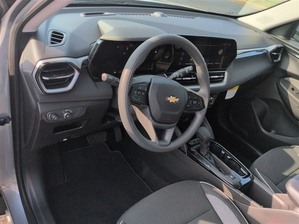 New 2026 Sterling Gray Metallic Chevrolet LT image 34