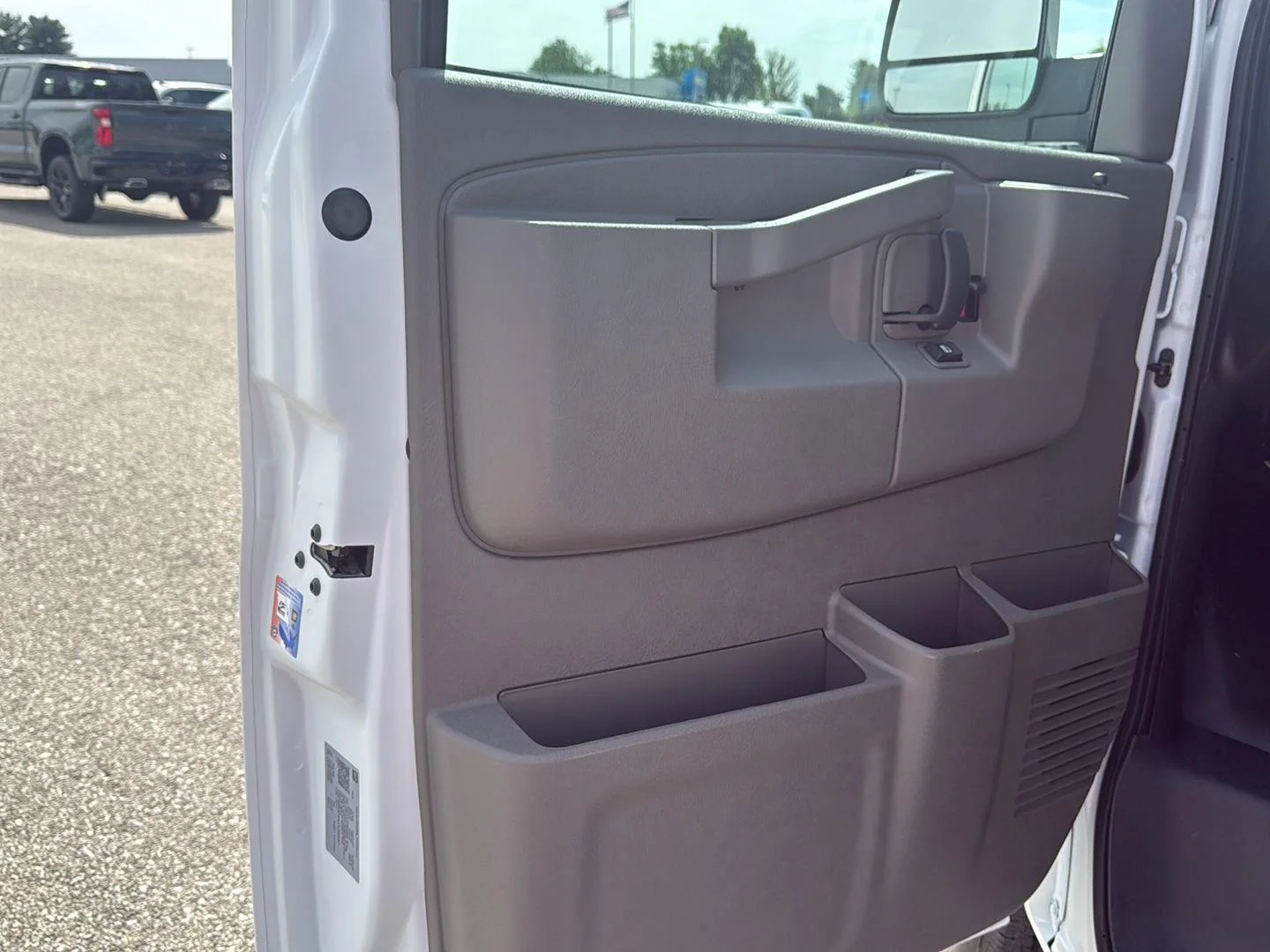 2026 Chevrolet Express Cargo Work Van - Photo 16