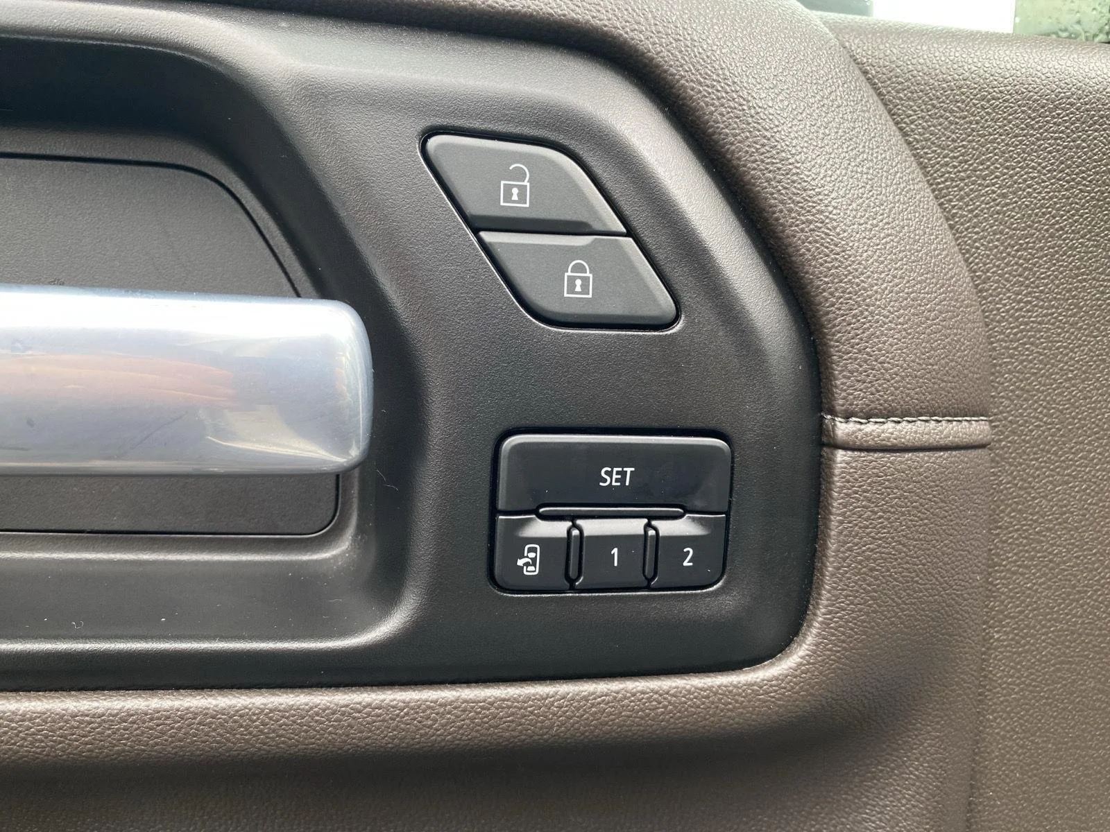 Used 2021 White Frost Tri-Coat GMC Denali image 13