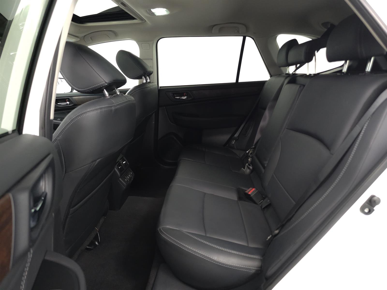 Used 2019 White Subaru 2.5i image 5