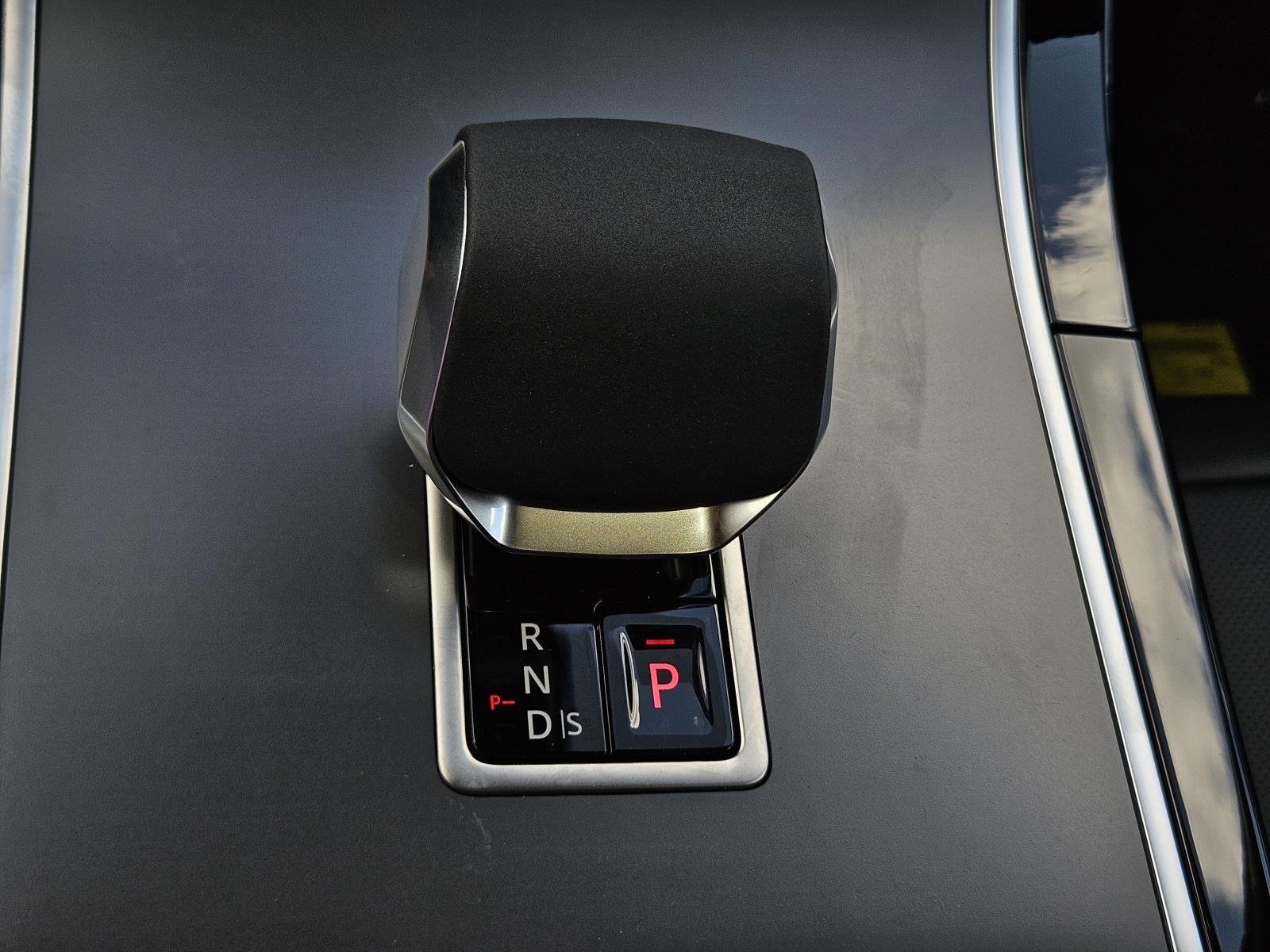 New 2026 Fuji White Land Rover S image 21