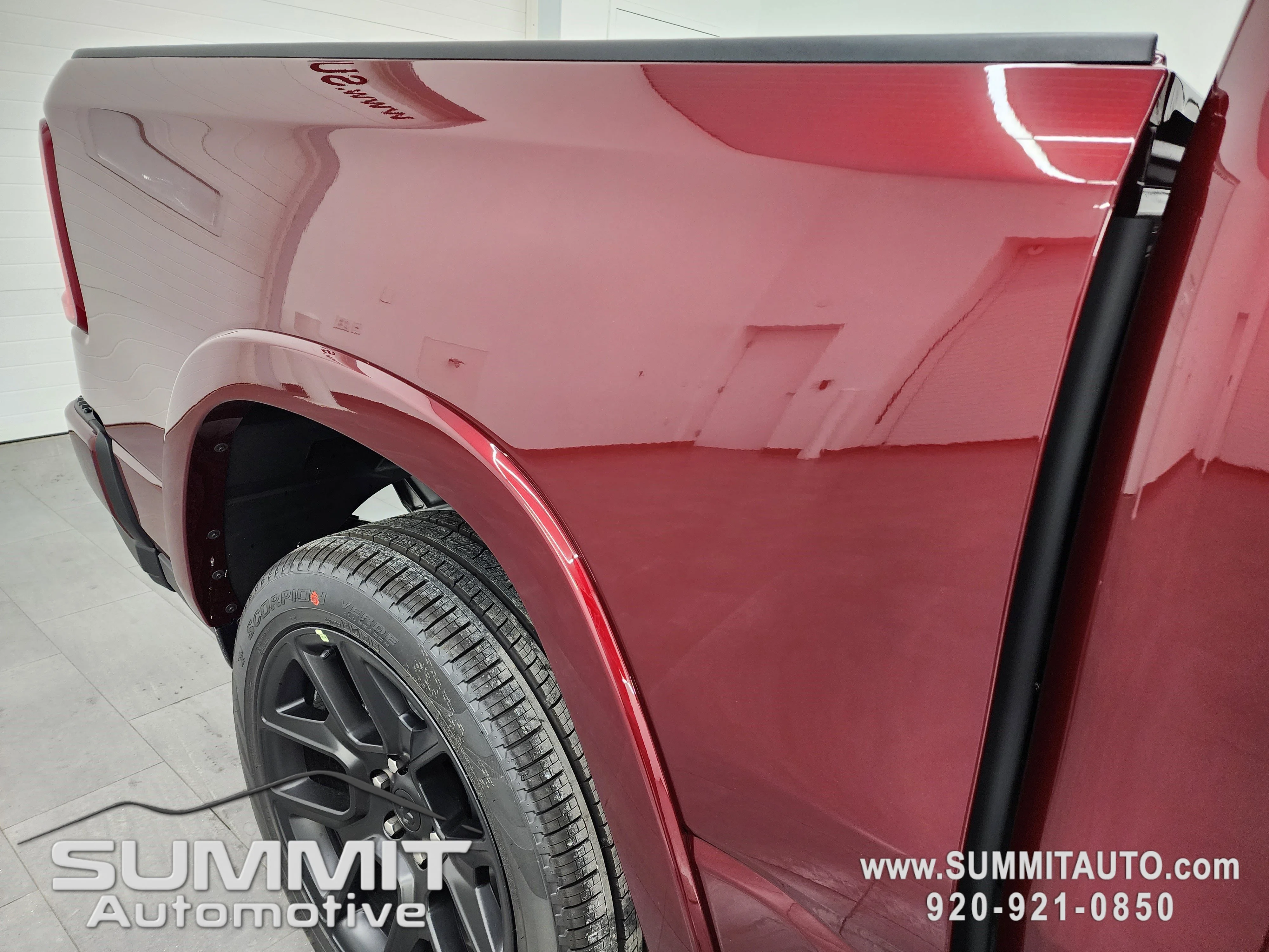 New 2026 Delmonico Red Pearl-Coat Exterior Paint RAM Laramie image 30