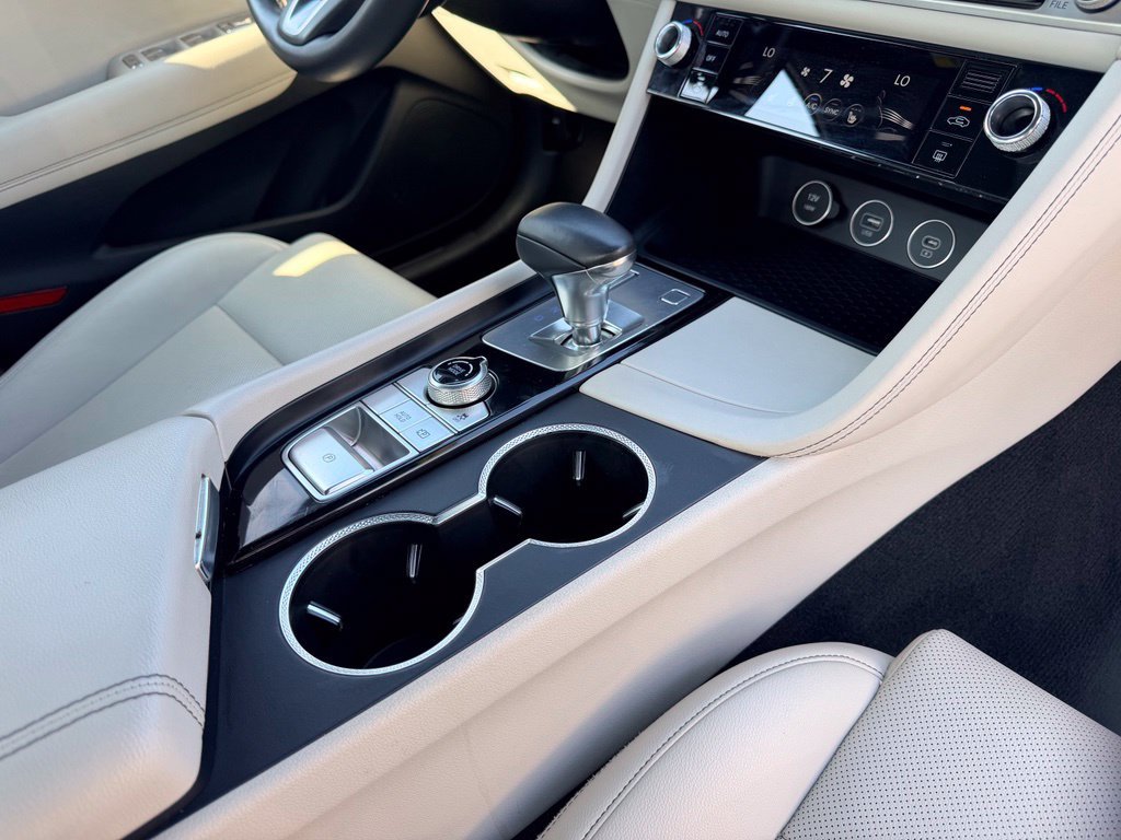 Used 2025 White Genesis 2.5T image 14