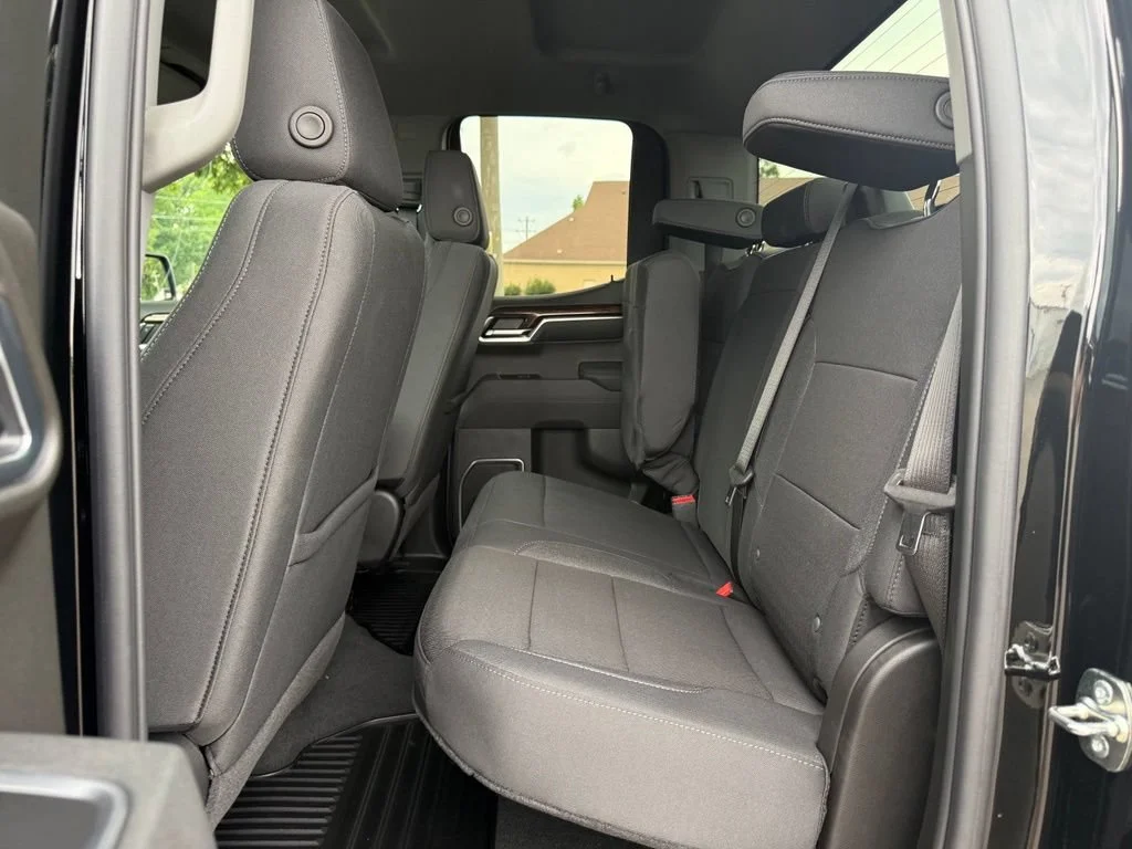 Used 2026 Onyx Black GMC Elevation image 14