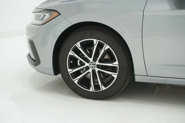 2026 Volkswagen Jetta Sport - Photo 11