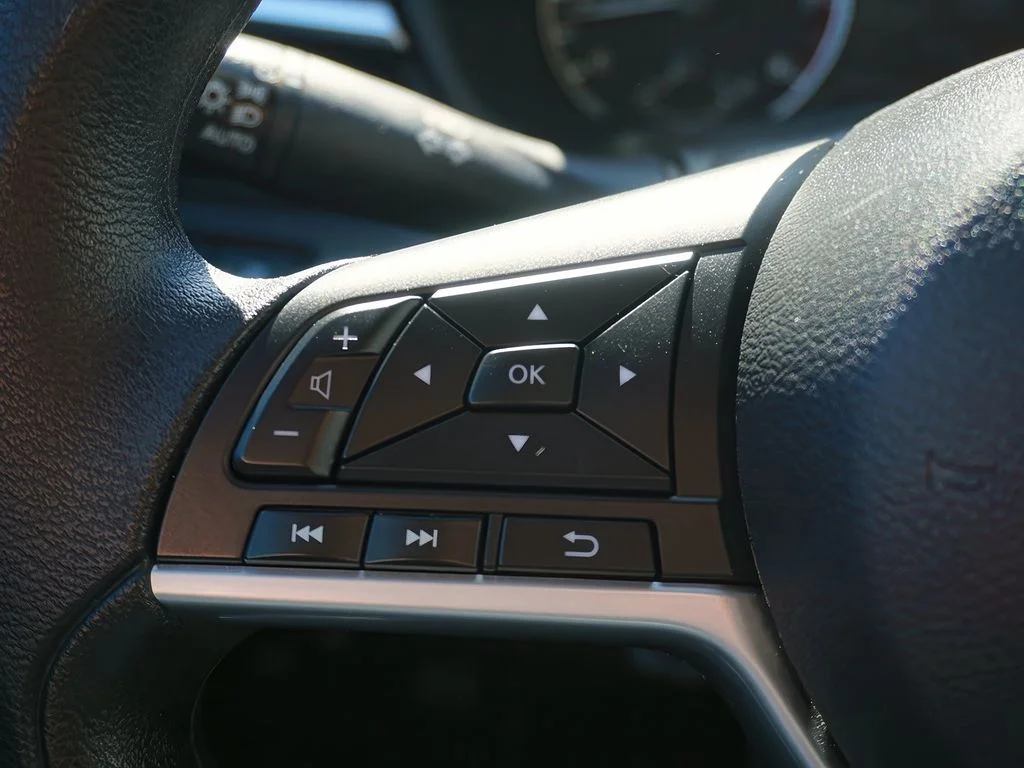 2025 Nissan Altima SV - Photo 25