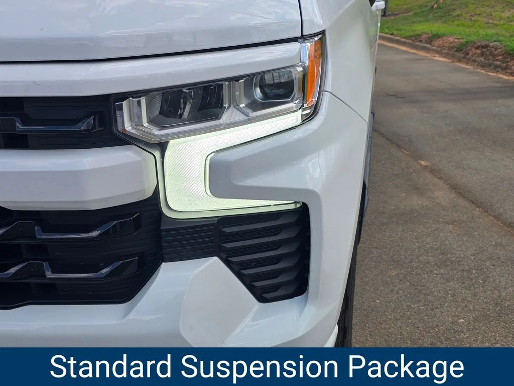 Used 2025 White Chevrolet RST image 9
