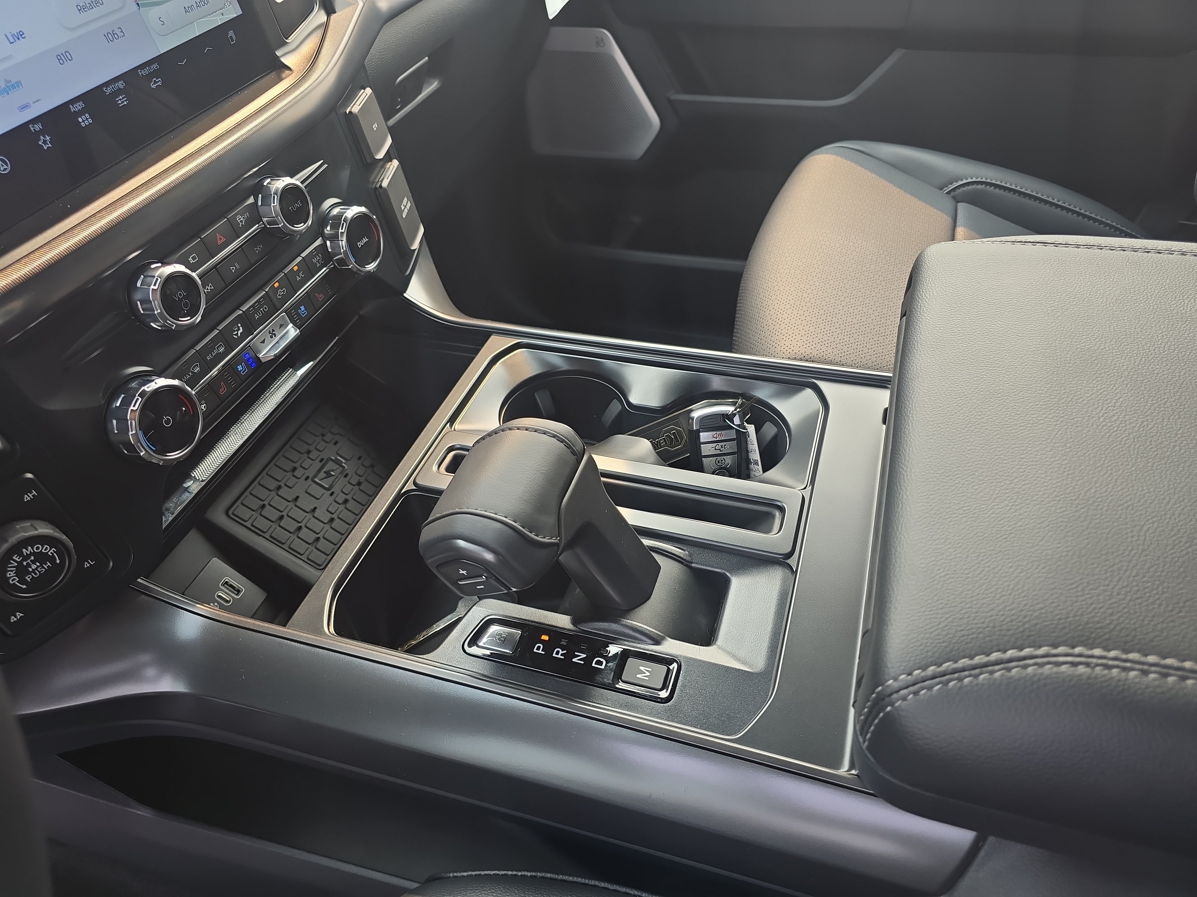 New 2026 Oxford White Ford Lariat® image 25