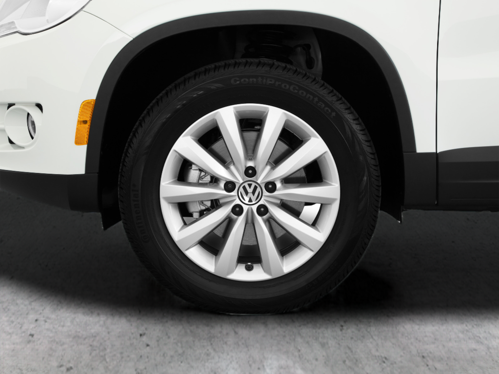 Used 2011 White Volkswagen S image 51