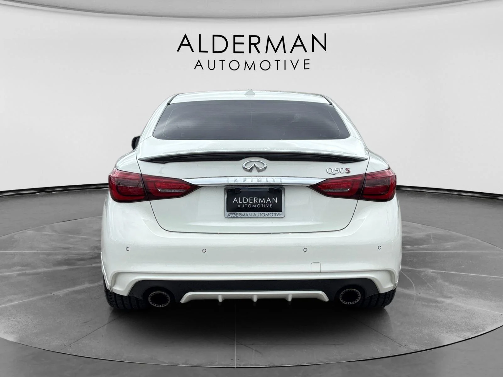 Used 2018 Pure White INFINITI RED SPORT 400 image 4