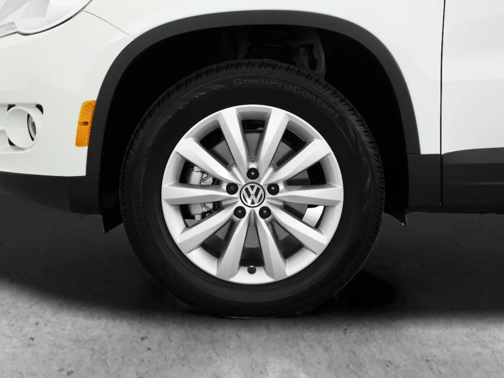 Used 2011 White Volkswagen S image 51