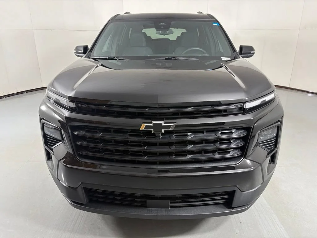New 2027 Mosaic Black Metallic Chevrolet LT image 4