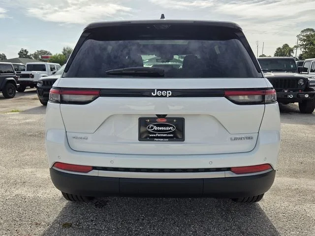 New 2026 Bright White Clear-Coat Exterior Paint Jeep Limited image 7