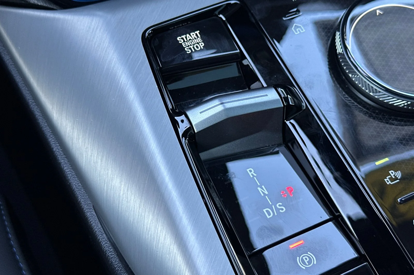 Used 2026 White BMW M50 xDrive image 21
