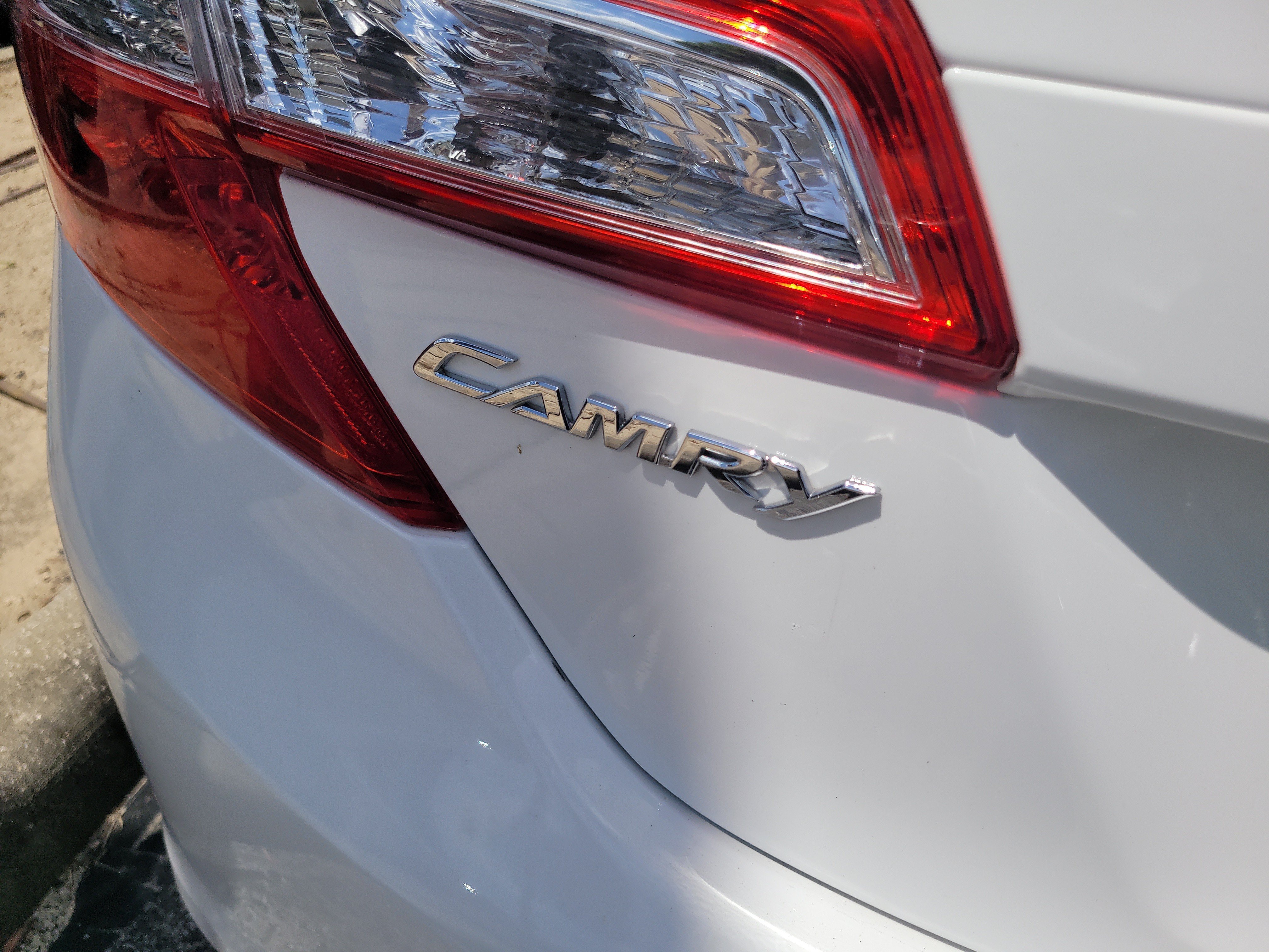 Used 2013 Super White Toyota L image 10