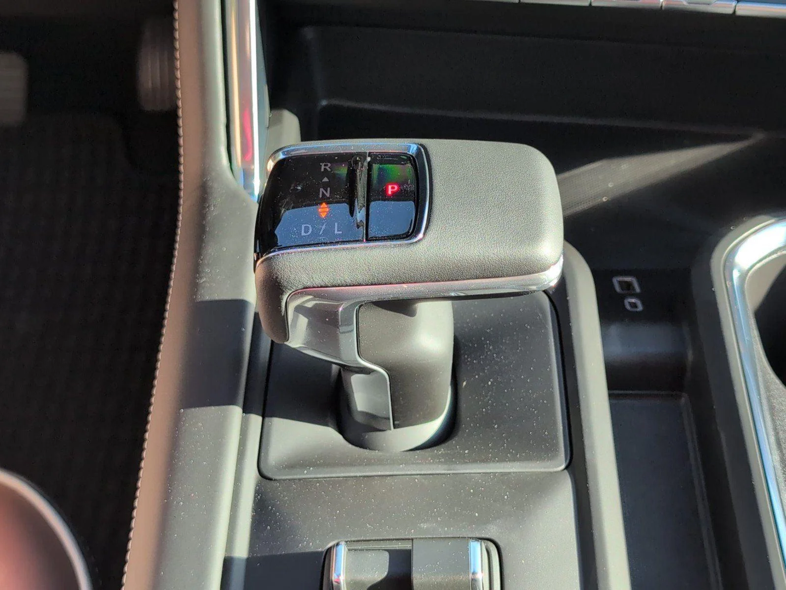 New 2026 Glacier White Tricoat GMC Denali Ultimate image 25