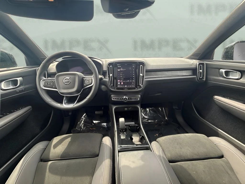 Used 2023 Blue Volvo Twin Plus image 8