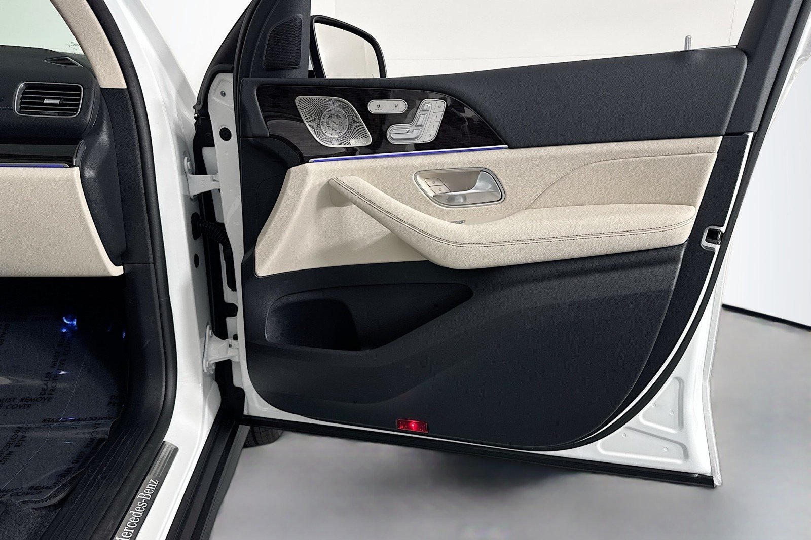 New 2026 Polar White Mercedes-Benz GLS 450 4MATIC® SUV image 24