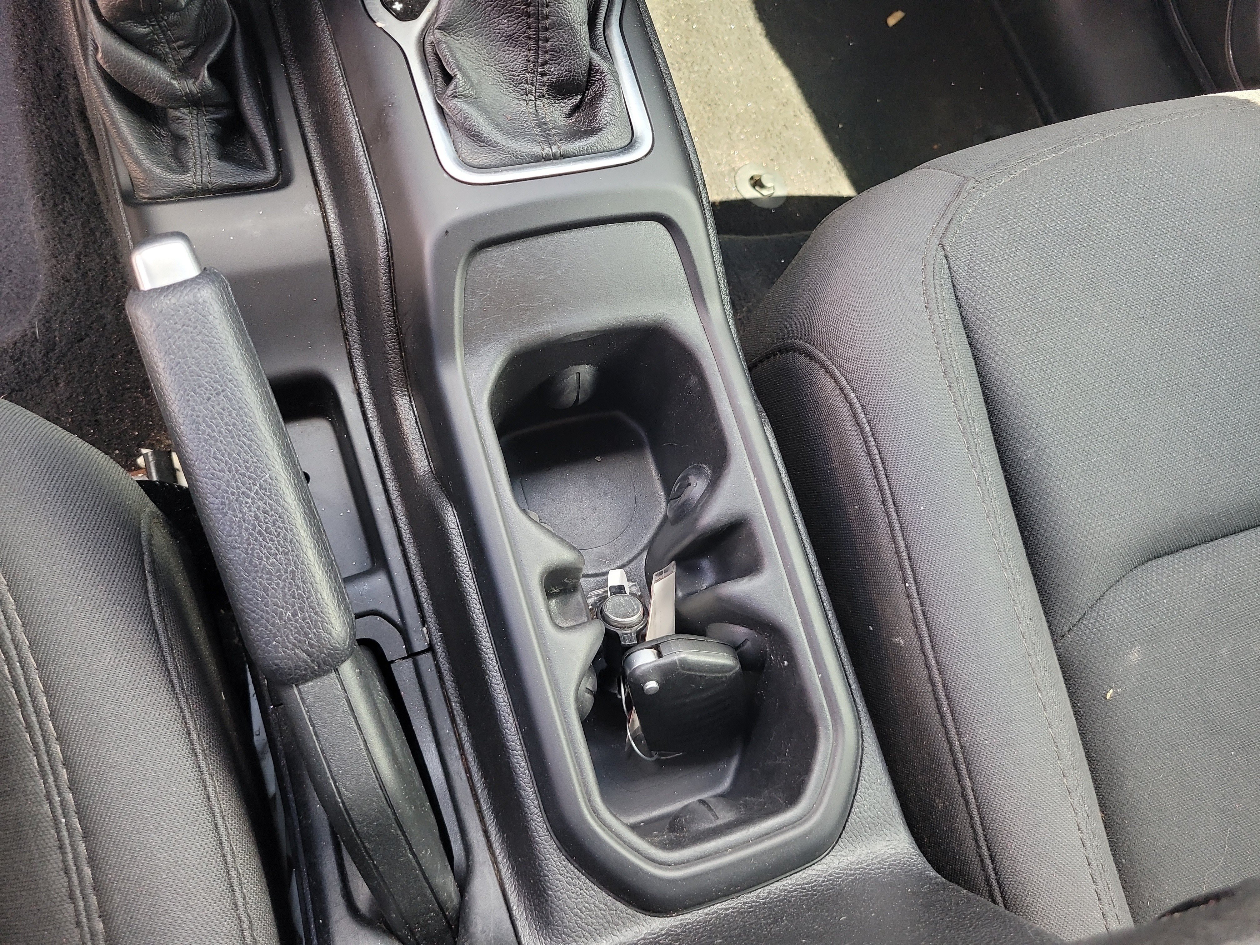 Used 2019 Granite Crystal Metallic Clearcoat Jeep Sport image 25
