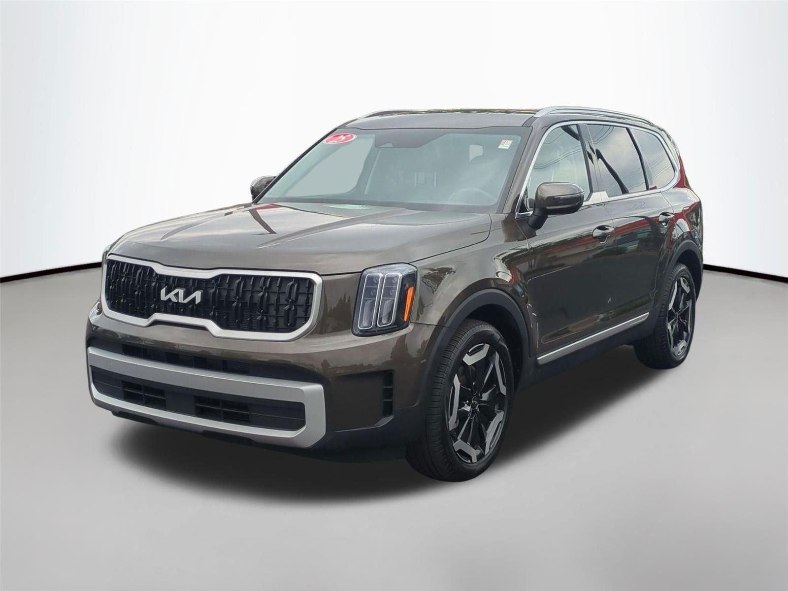 Used 2025 Dark Moss Kia EX image 2