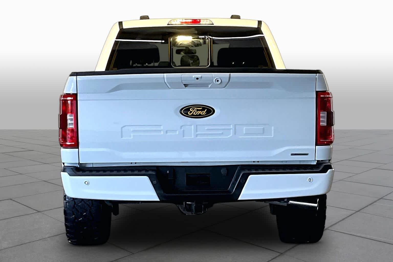 Used 2023 Oxford White Ford XLT image 5