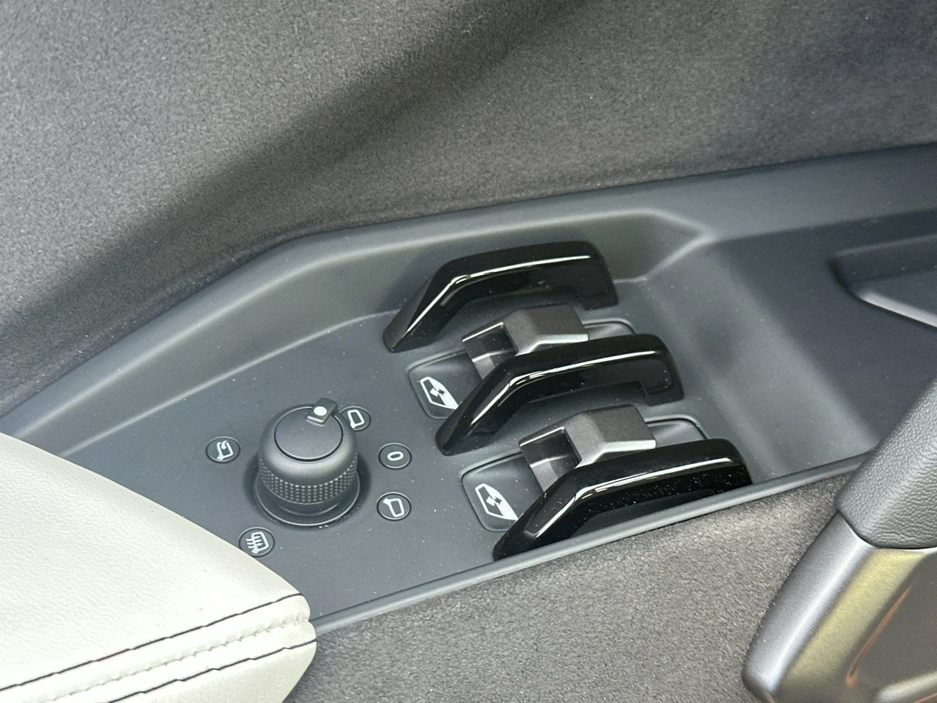 Certified Used 2026  Lamborghini  image 16