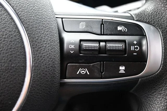 Used 2025 Black Kia LXS image 25