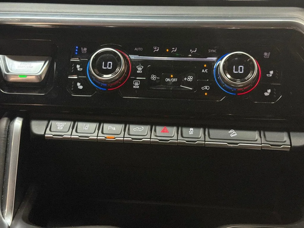 Used 2024 Onyx Black GMC Denali Ultimate image 15