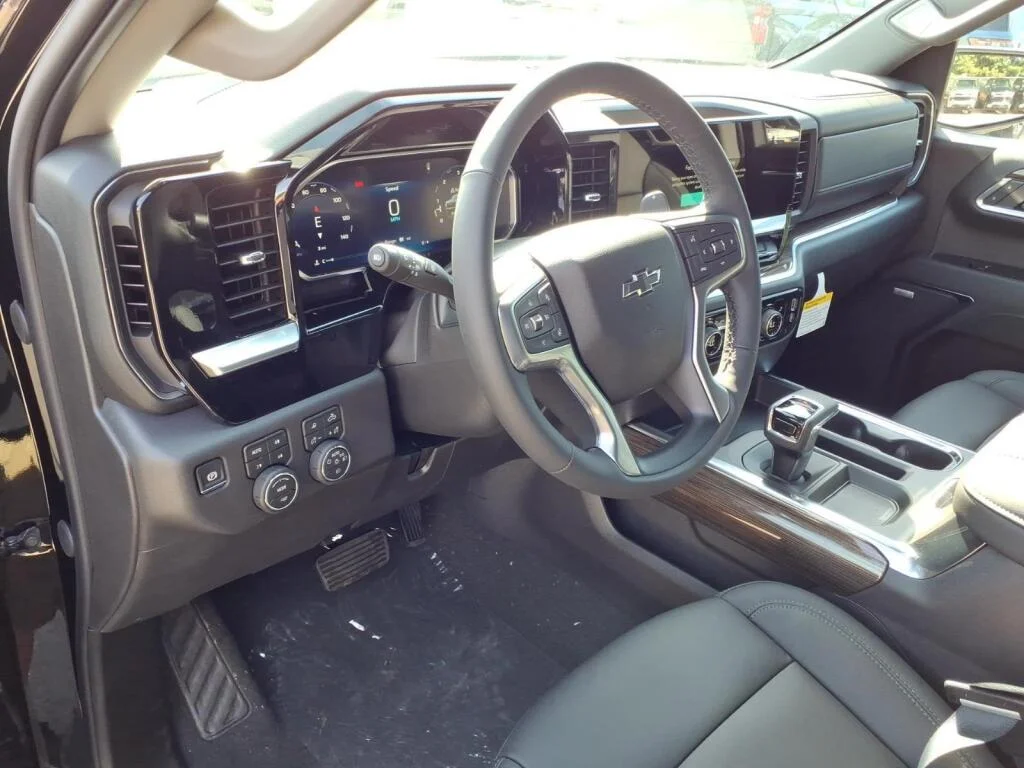 2026 Chevrolet Silverado 1500 LT Trail Boss - Photo 8
