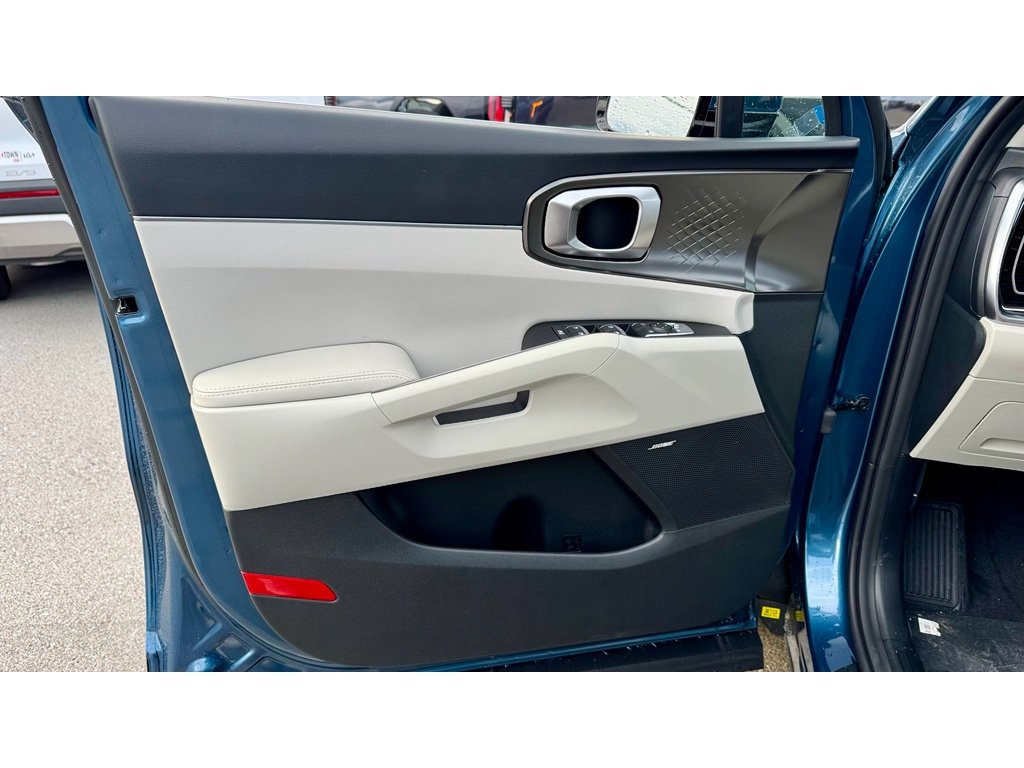 New 2026 Mineral Blue Kia EX image 24