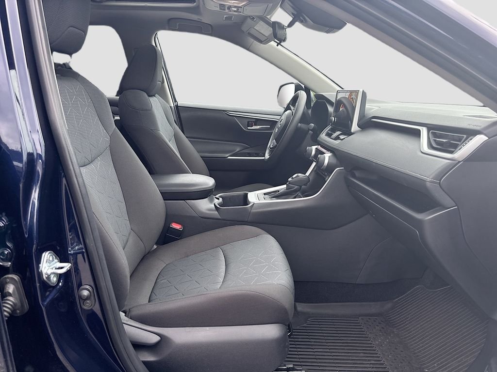 Used 2025  Toyota XLE image 25
