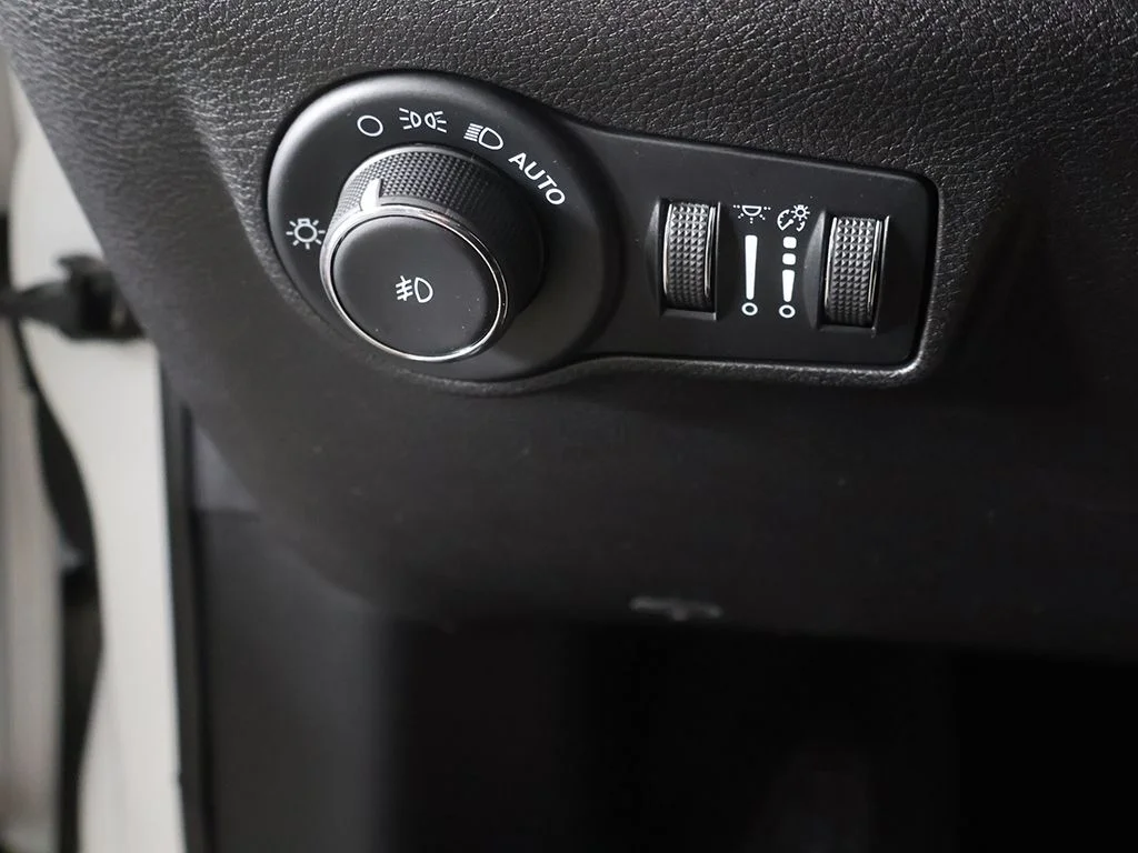 Used 2023 White Jeep Trailhawk image 34