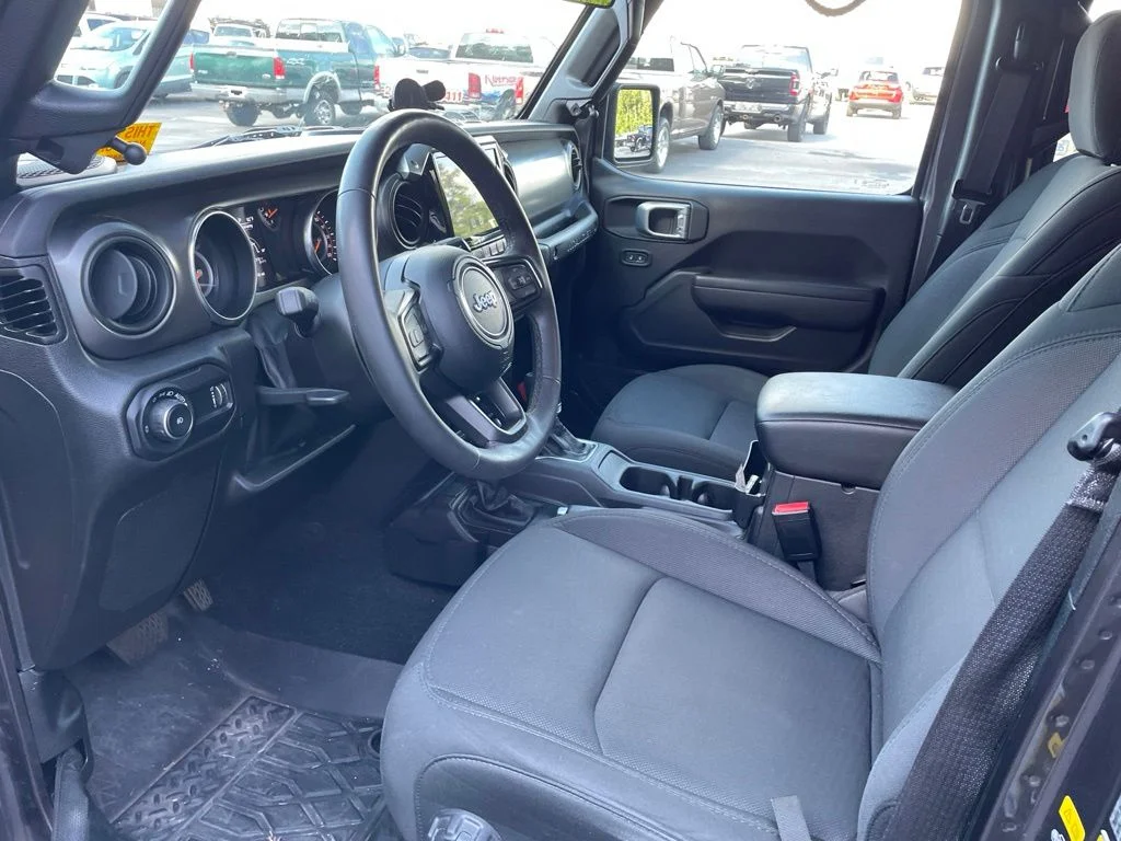 Used 2023 Gray Jeep Sport S image 9